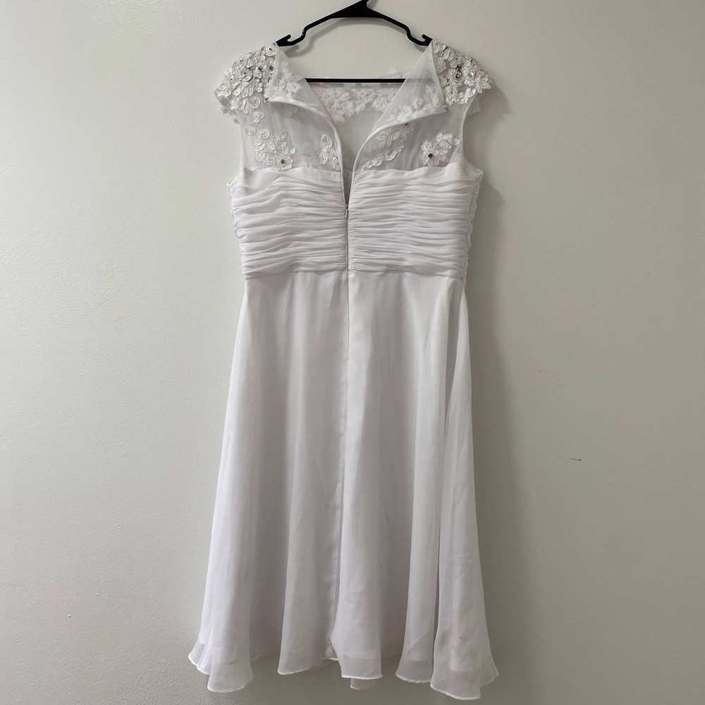 Elegant White Cap-Sleeve Ruched A-Line Dress